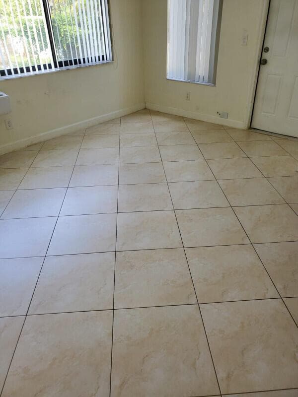 2460 NE 215th Street, Miami, FL 33180 photo 4