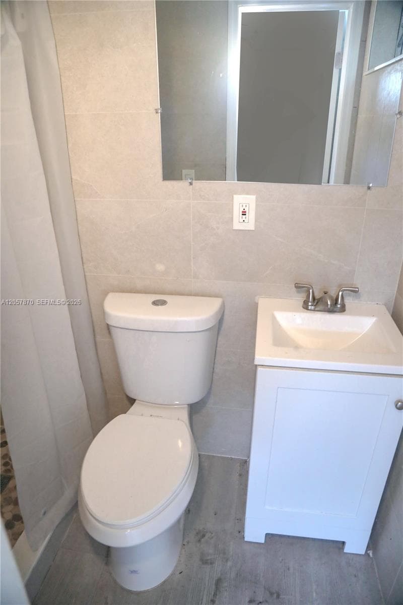 270-272 NW 35th St, Miami, FL 33127 photo 4