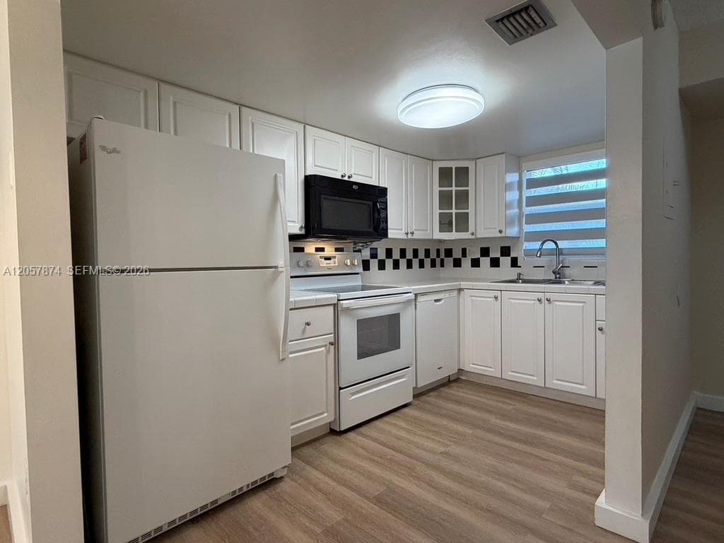 30 NW 87th Ave # C201, Miami, FL 33172 photo 2