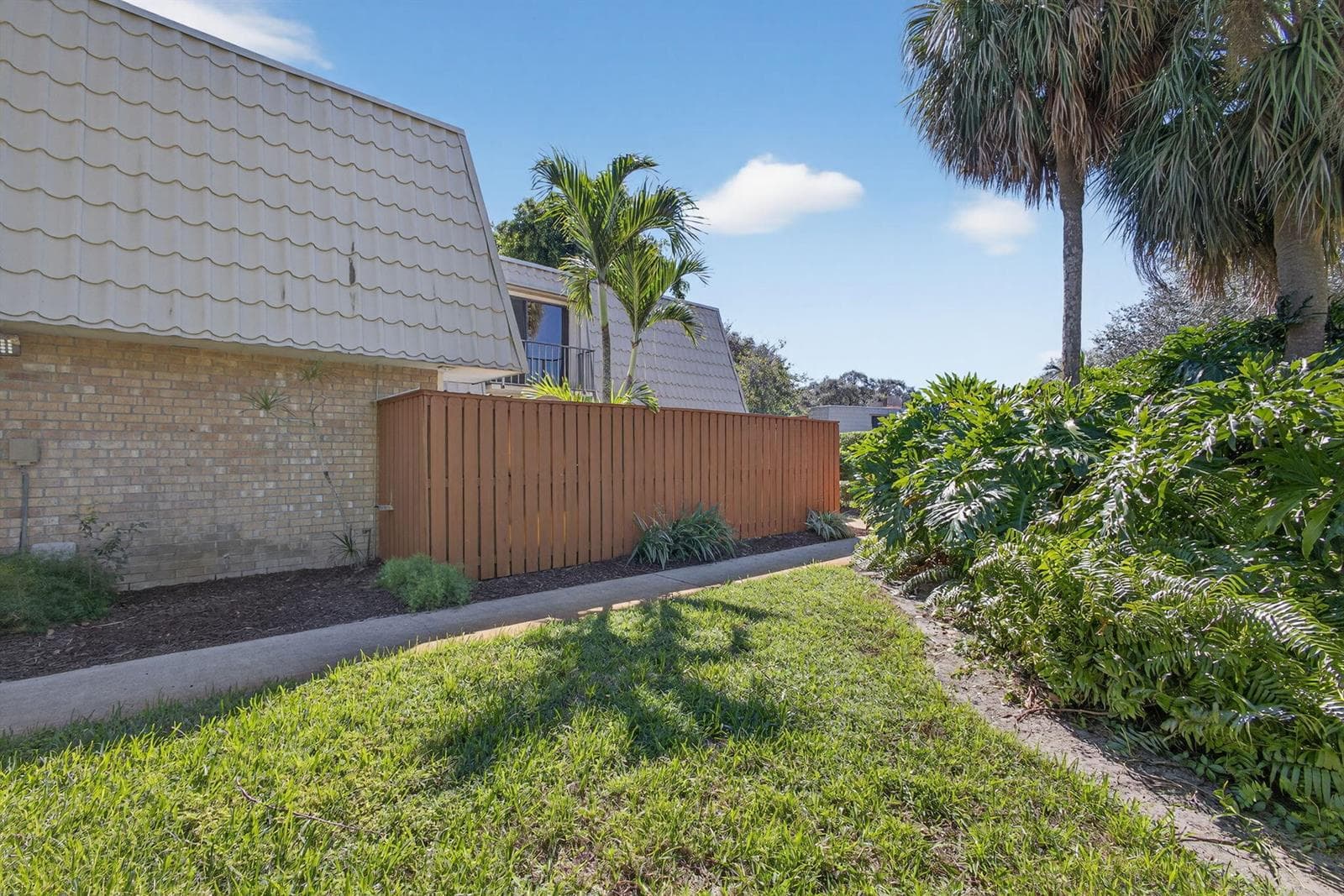 1700 Embassy Drive # 103, West Palm Beach, FL 33401 photo 4