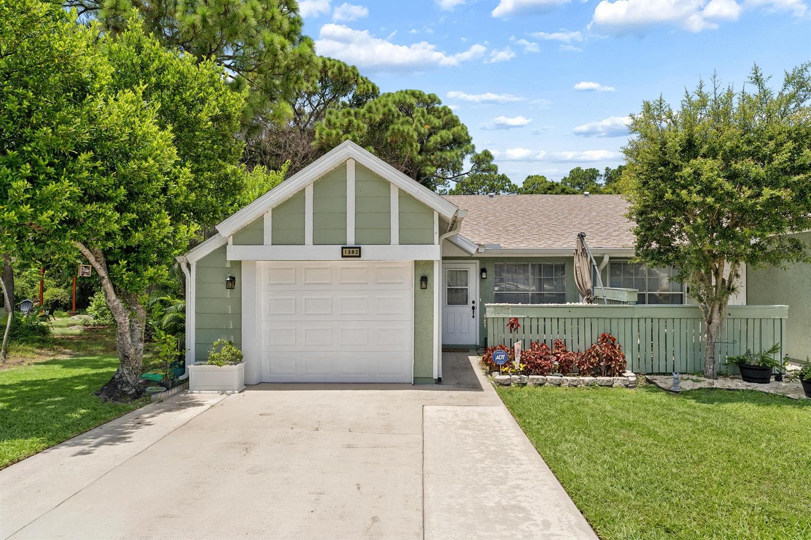 1382 SE Rivergreen Circle, Port St. Lucie, FL 34952 photo 2