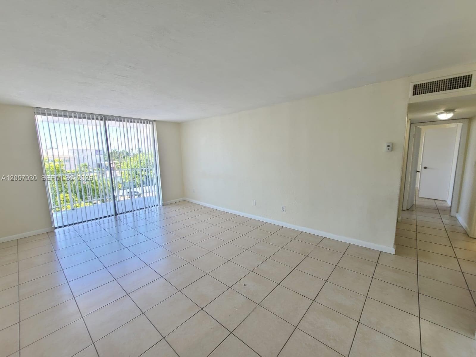 496 NW 165th St Rd # D-409, Miami, FL 33169 photo 2