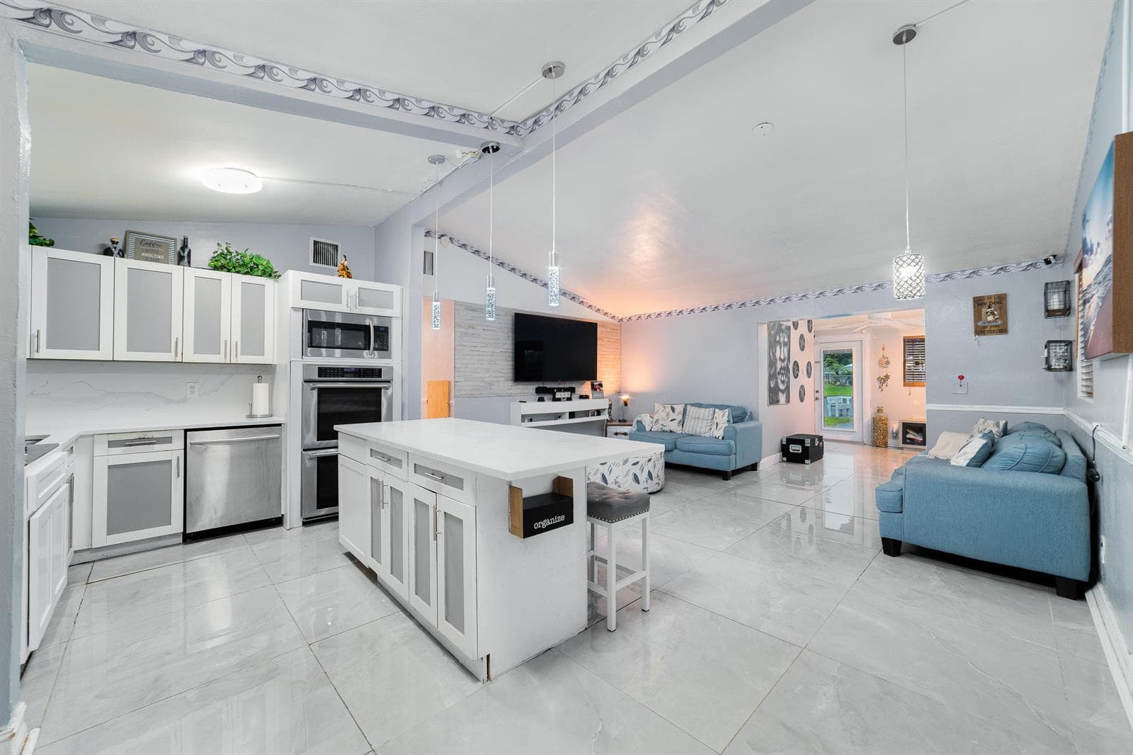735 Hibiscus Drive, Royal Palm Beach, FL 33411 photo 4