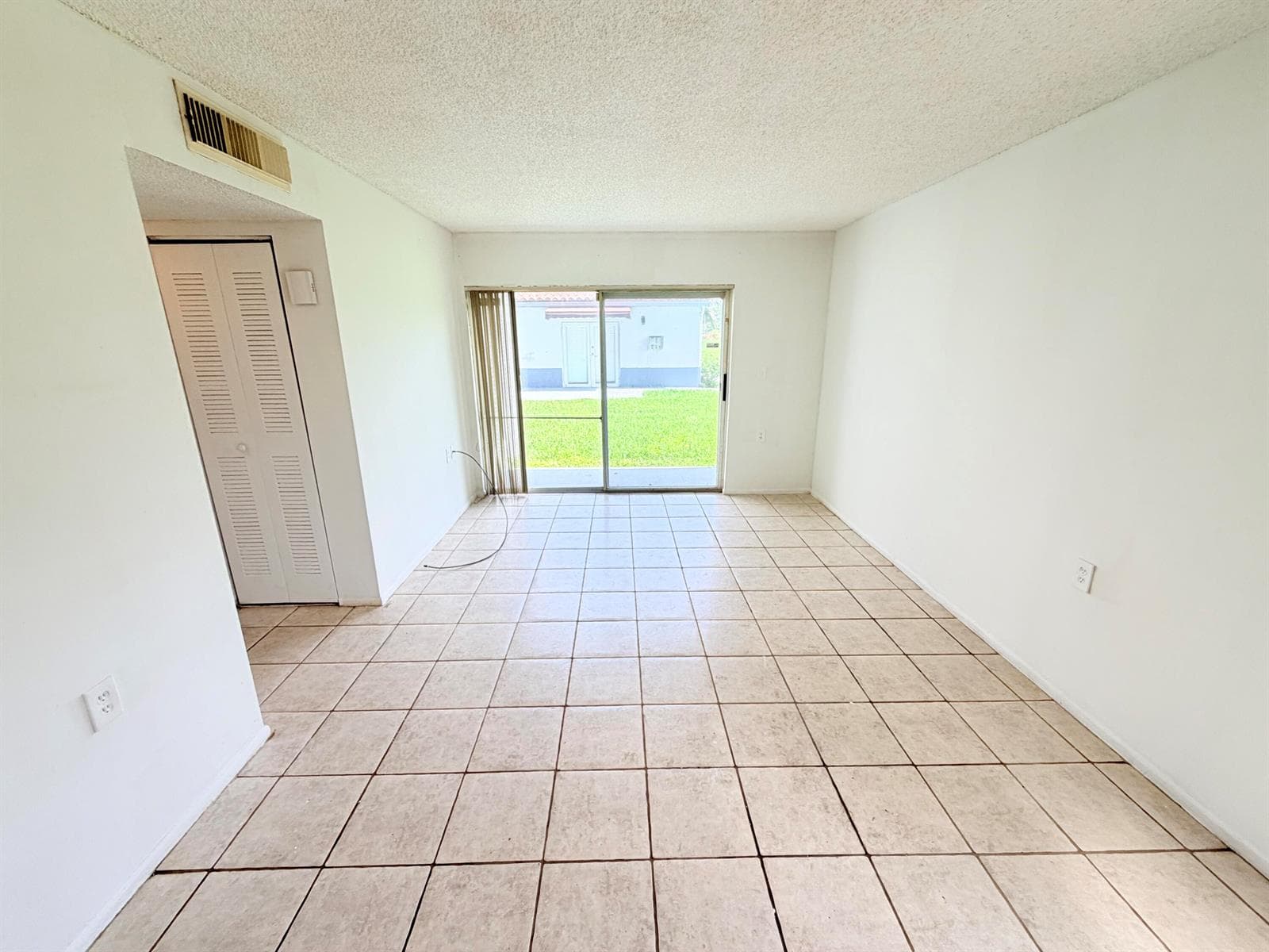 1089 N BENOIST FARMS Road # 102, West Palm Beach, FL 33411 photo 2