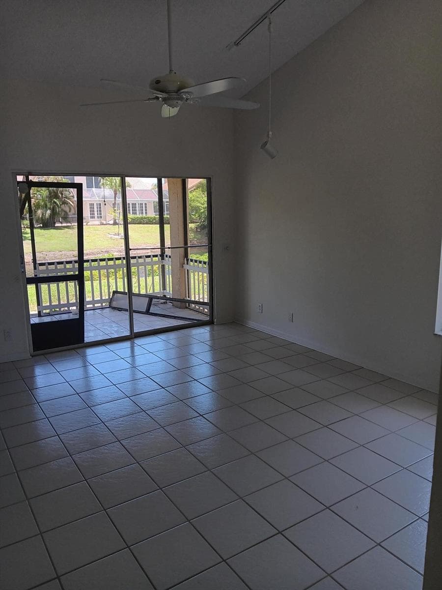 23157 Fountain View Drive # E, Boca Raton, FL 33433 photo 4