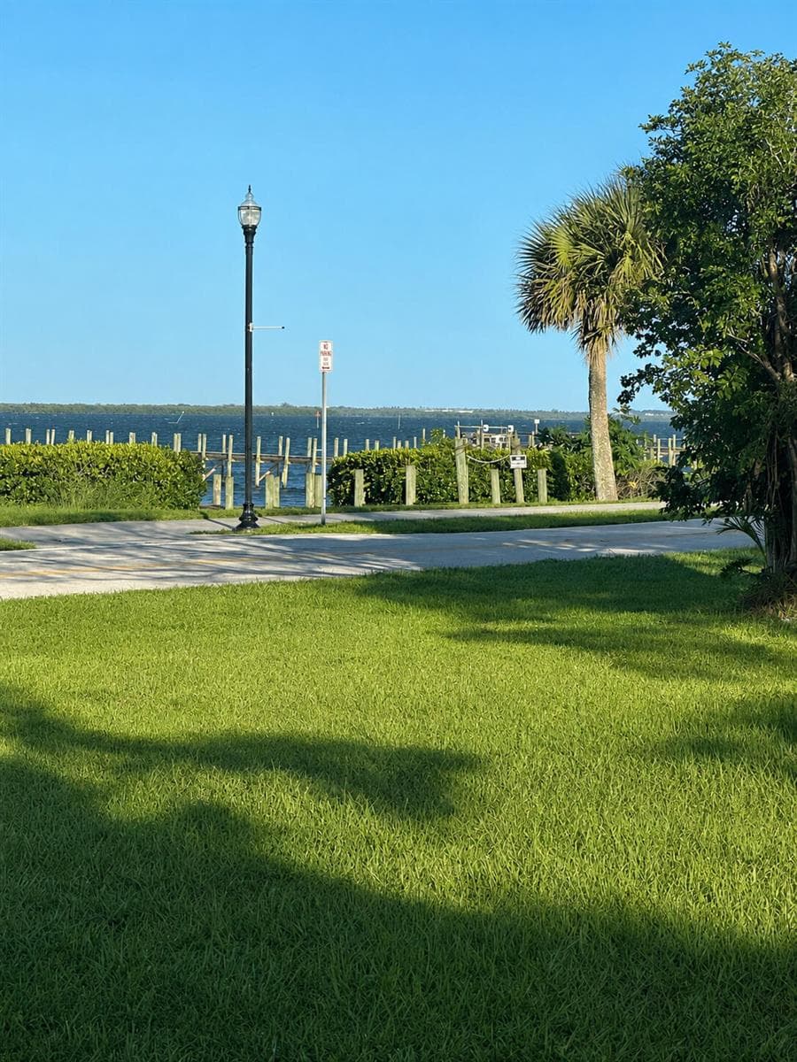 1026 INDIAN RIVER Drive, Sebastian, FL 32958 photo 3