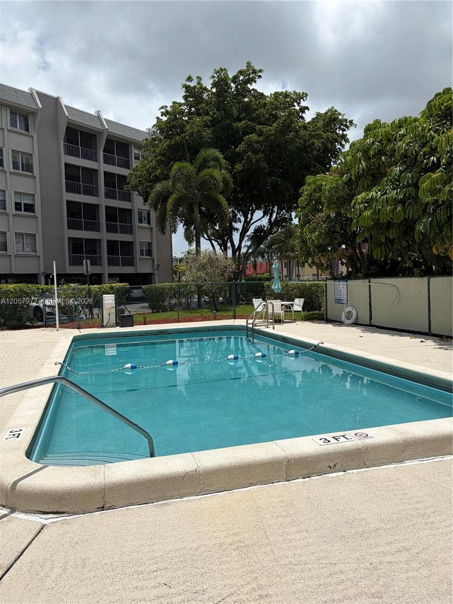 505 Spencer Dr # 315, West Palm Beach, FL 33409 photo 2