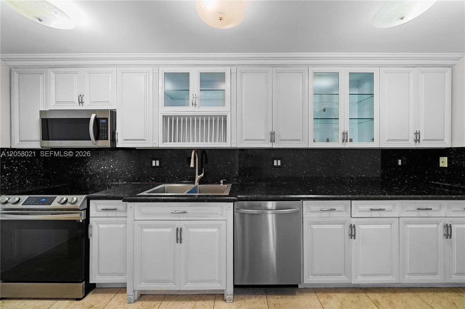18011 Biscayne Blvd # 902, Aventura, FL 33160 photo 2