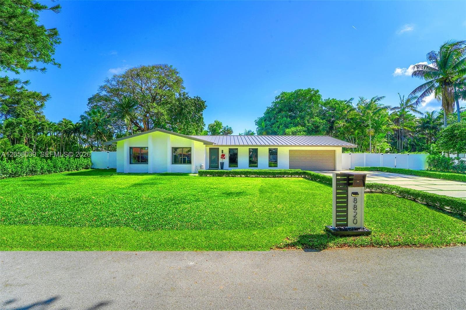 8820 SW 182nd Ter, Palmetto Bay, FL 33157 photo 2