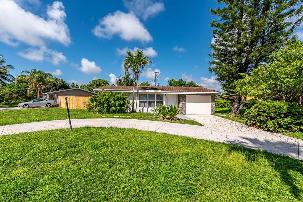 314 E Gateway Boulevard, Boynton Beach, FL 33435 photo 2