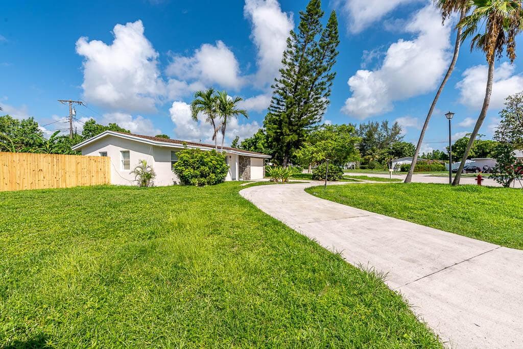 314 E Gateway Boulevard, Boynton Beach, FL 33435 photo 3