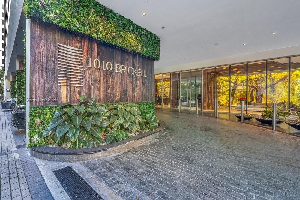 1010 Brickell Ave # 1810, Miami, FL 33131