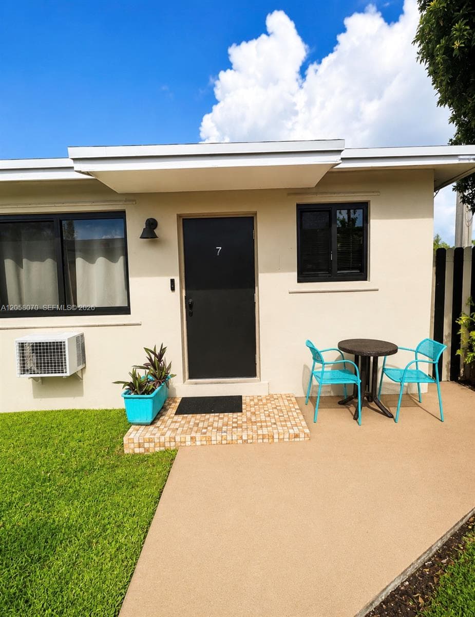 615 NE 7th St # 7, Hallandale Beach, FL 33009