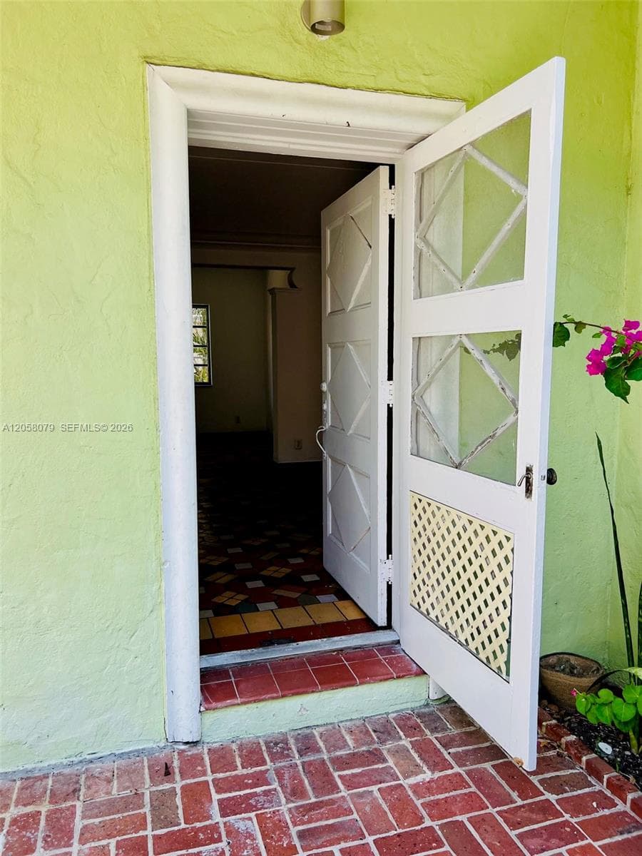 2830 Pine Tree Dr # 1, Miami Beach, FL 33139 photo 3