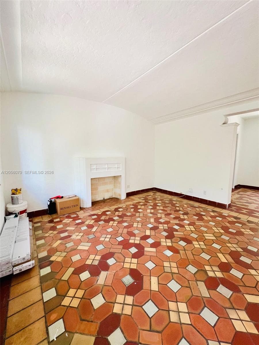 2830 Pine Tree Dr # 1, Miami Beach, FL 33139 photo 5