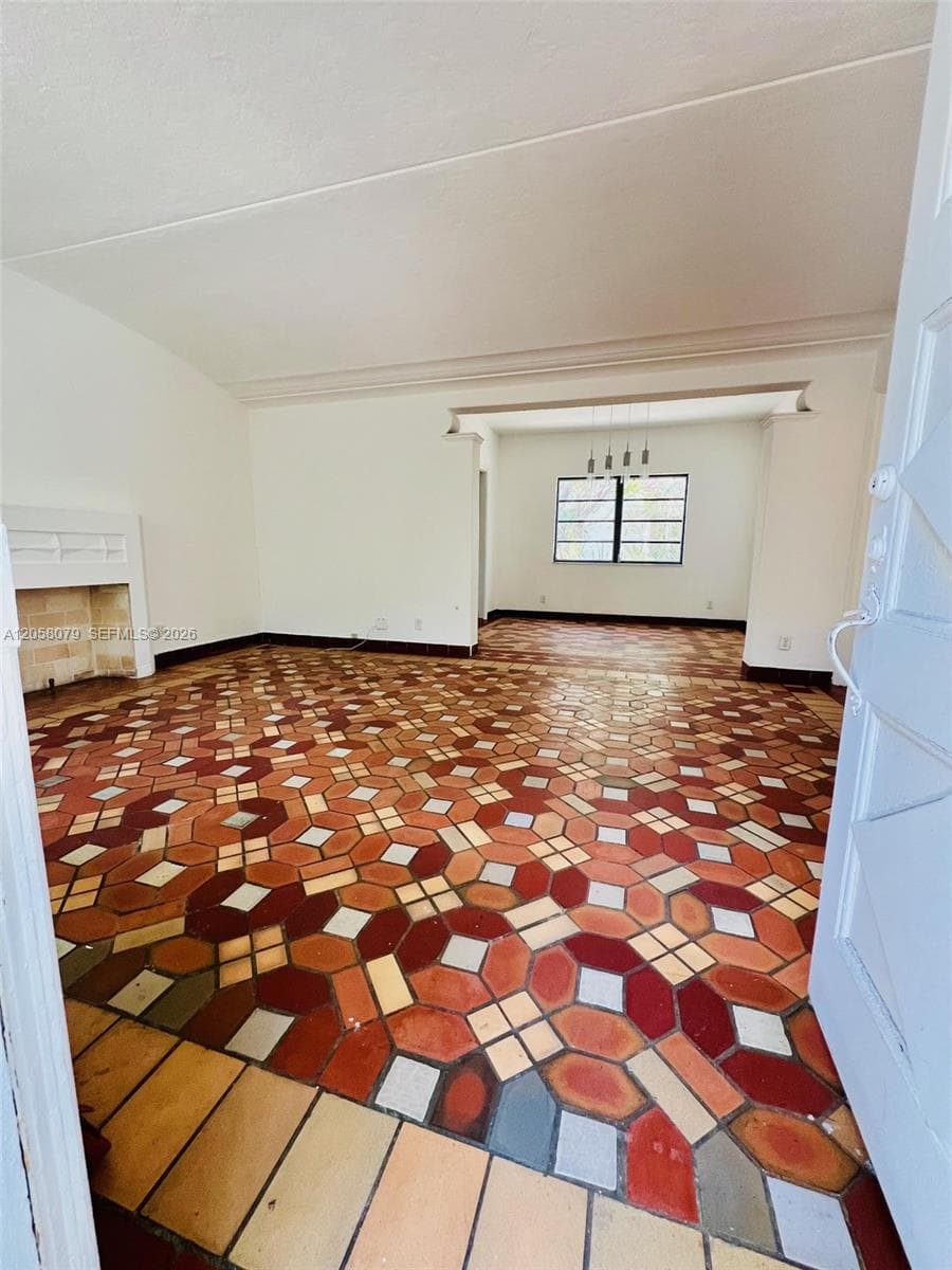 2830 Pine Tree Dr # 1, Miami Beach, FL 33139 photo 4