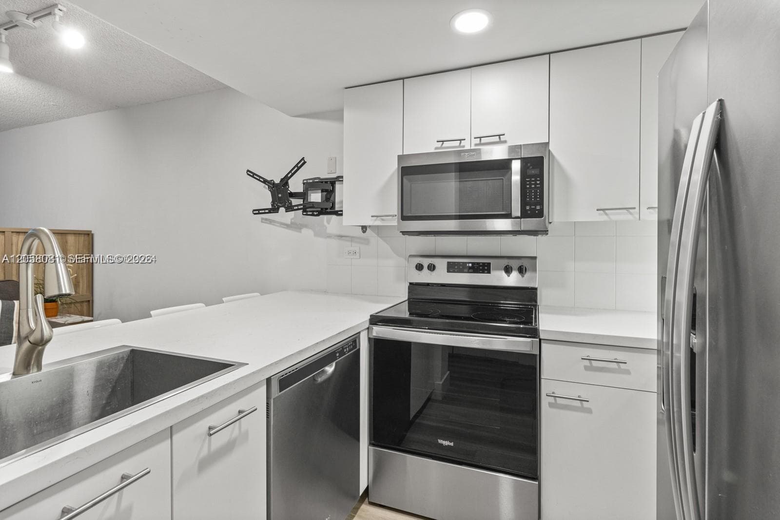 2801 Florida Ave # 234, Miami, FL 33133 photo 2