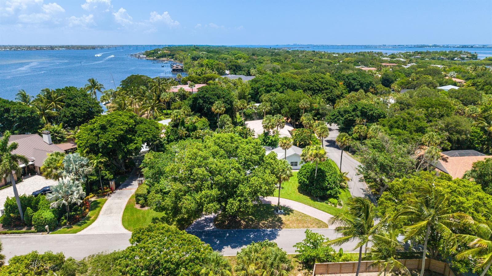 15 W HIGH POINT Road, Sewalls Point, FL 34996 photo 2