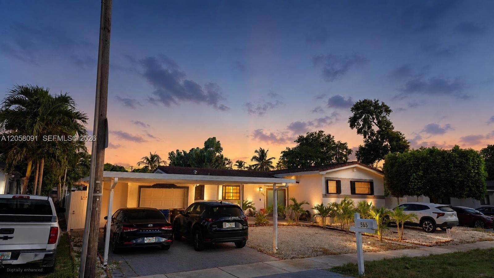 565 NE 179th Dr, North Miami Beach, FL 33162 photo 2