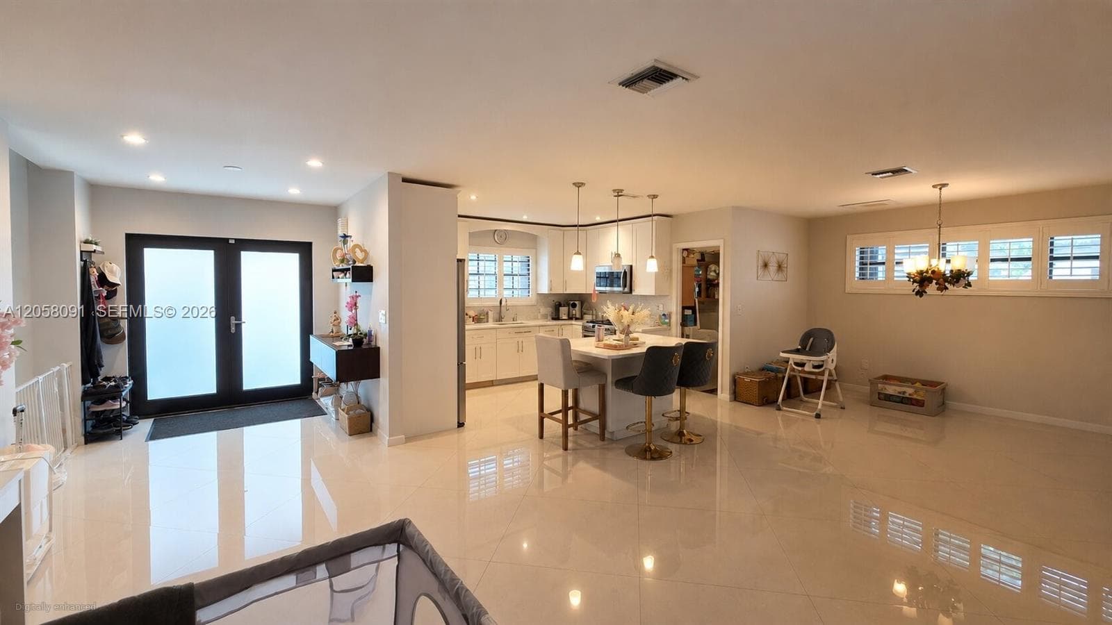 565 NE 179th Dr, North Miami Beach, FL 33162 photo 3