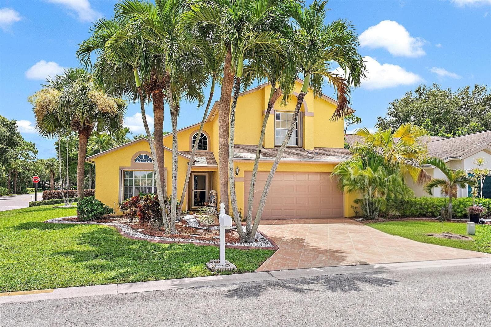 119 Hammocks Drive, FL 33413
