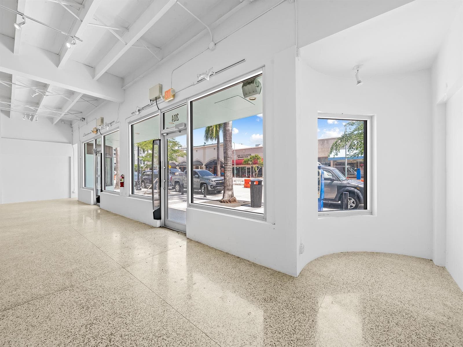 2014-2016 Harrison Street, Hollywood, FL 33020 photo 4