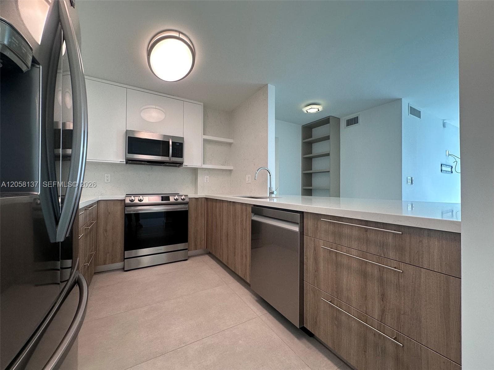 100 Bayview Dr # 317, Sunny Isles Beach, FL 33160 photo 3