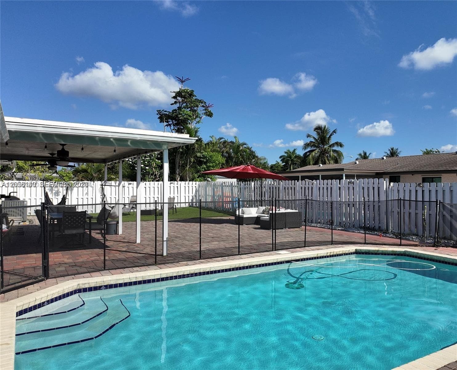 4081 Lake Dr, Coconut Creek, FL 33066 photo 2