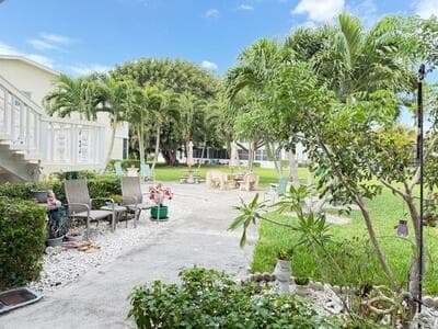 145 Dorchester G, West Palm Beach, FL 33417 photo 2