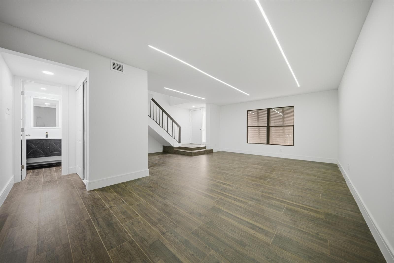 1391 E GOLFVIEW Drive # 1391, Pembroke Pines, FL 33026 photo 3