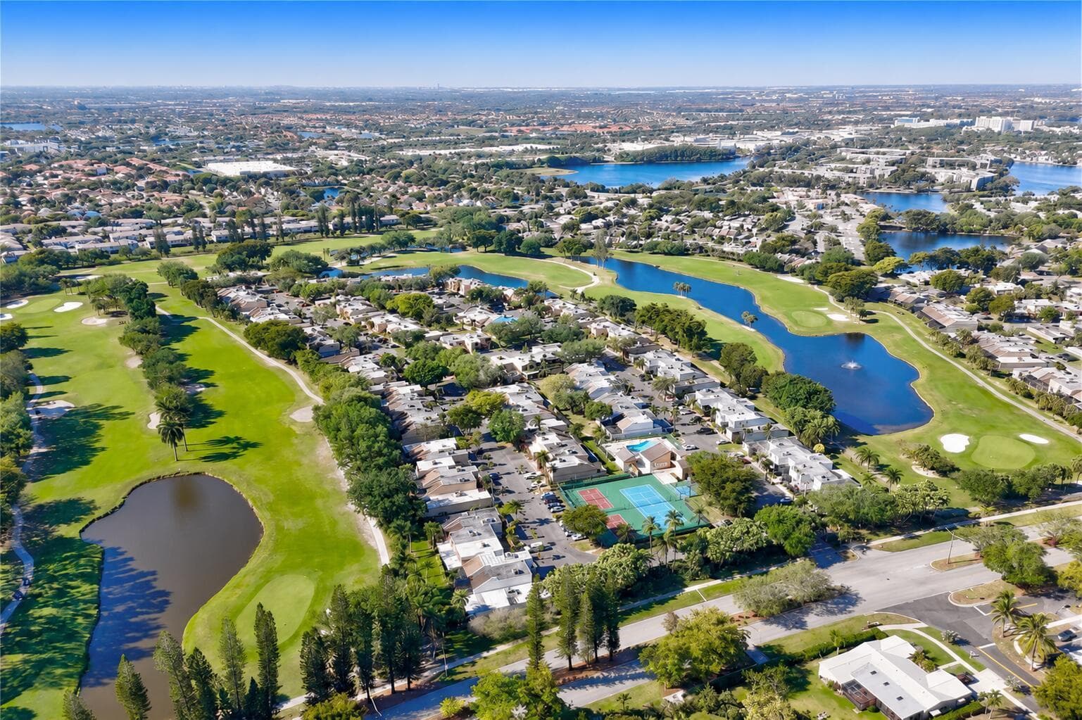 1391 E GOLFVIEW Drive # 1391, Pembroke Pines, FL 33026