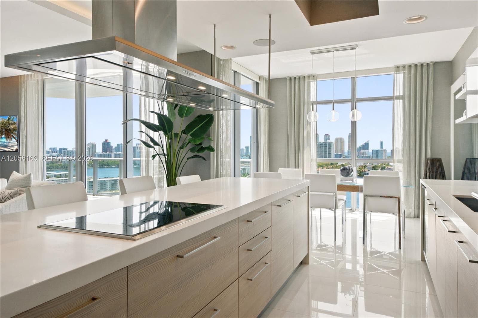 17301 Biscayne Blvd # 2010, North Miami Beach, FL 33160 photo 4