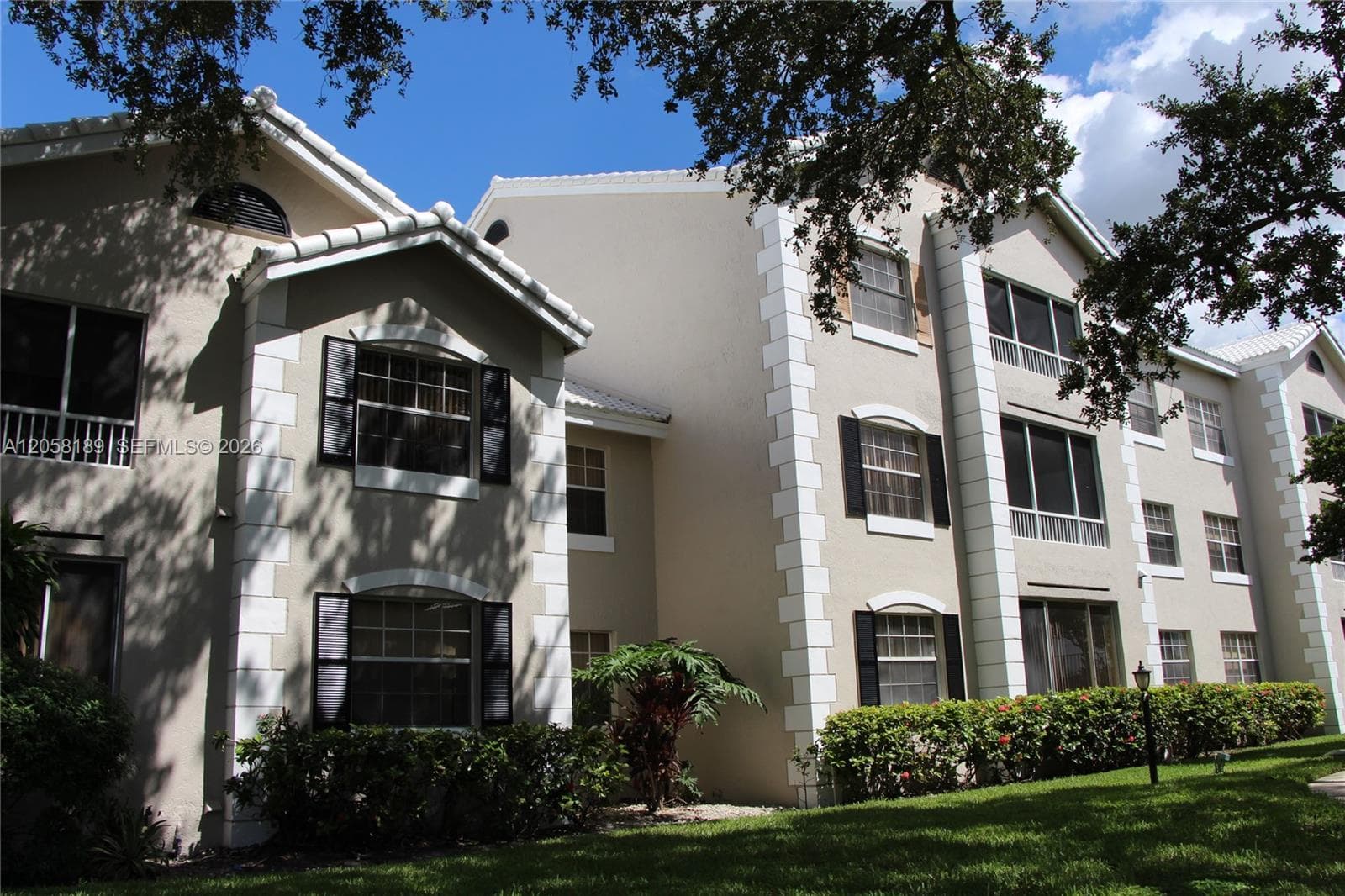 2803 N Oakland Forest Dr # 108, Oakland Park, FL 33309