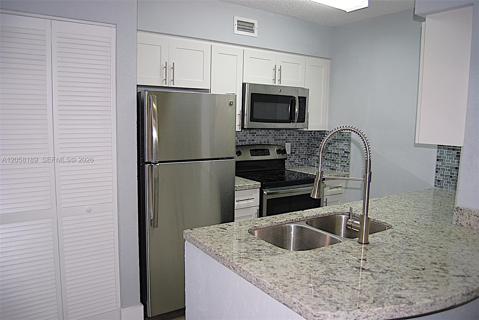 2803 N Oakland Forest Dr # 108, Oakland Park, FL 33309 photo 5