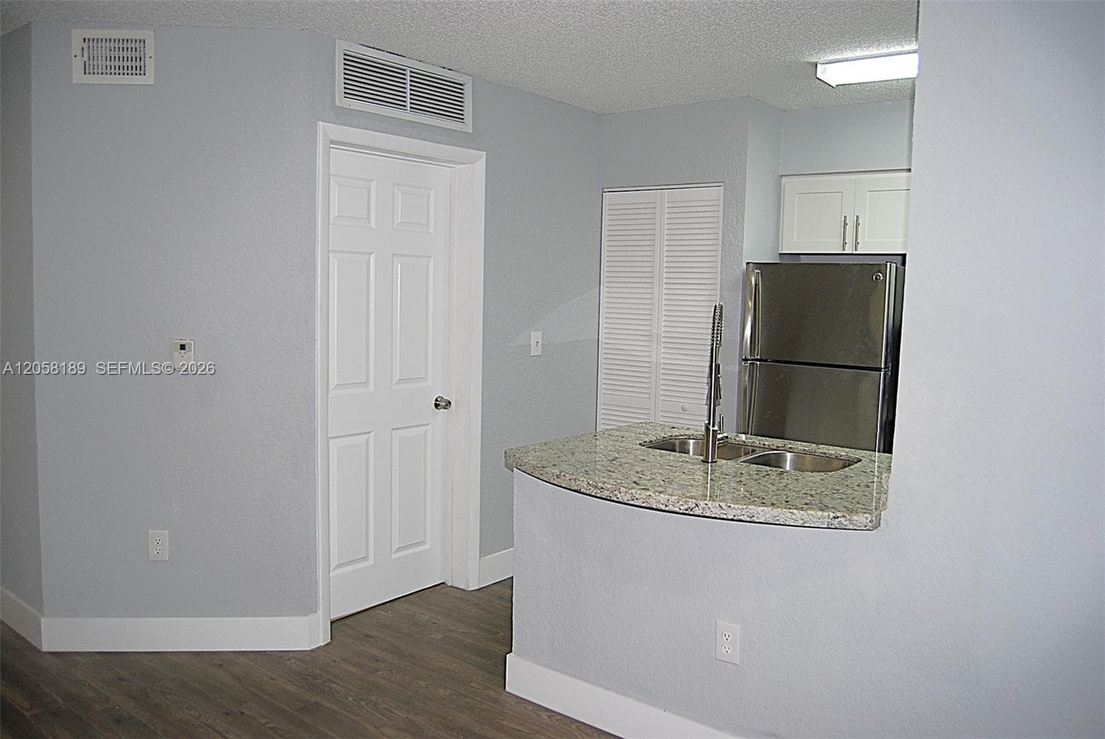 2803 N Oakland Forest Dr # 108, Oakland Park, FL 33309 photo 4