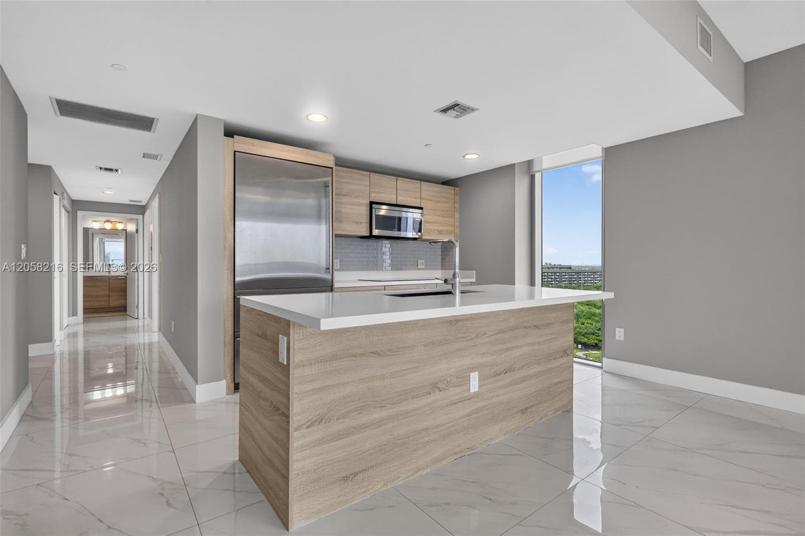 16385 Biscayne Blvd # 1215, North Miami Beach, FL 33160 photo 5
