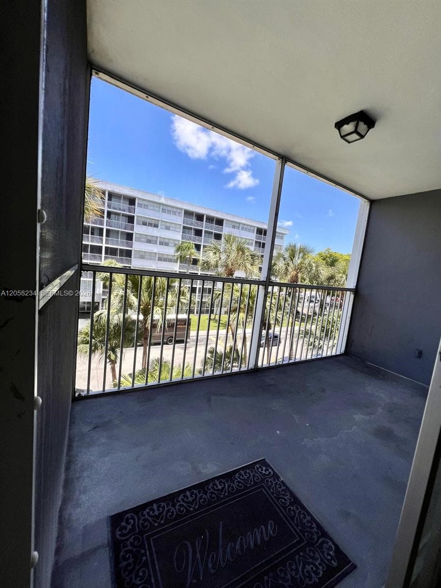 700 NW 214th St # 411, Miami Gardens, FL 33169 photo 3