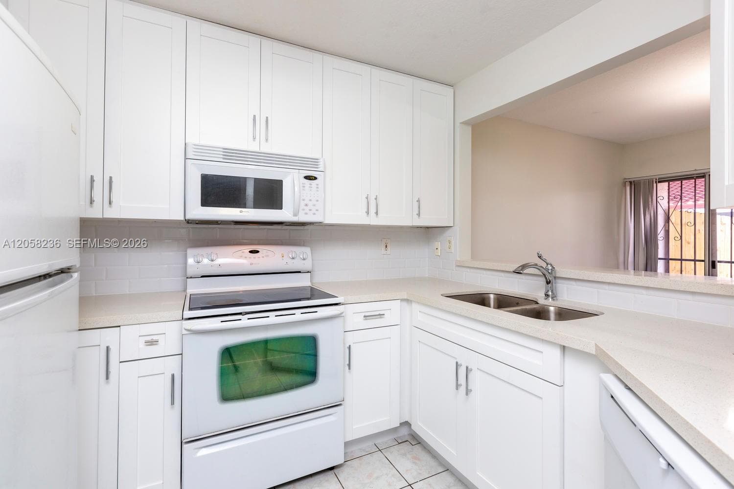 20700 SW 81st Ave, Cutler Bay, FL 33189 photo 3