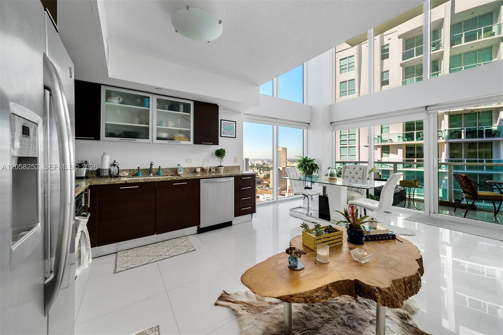 41 SE 5th St # 2117, Miami, FL 33131 photo 3