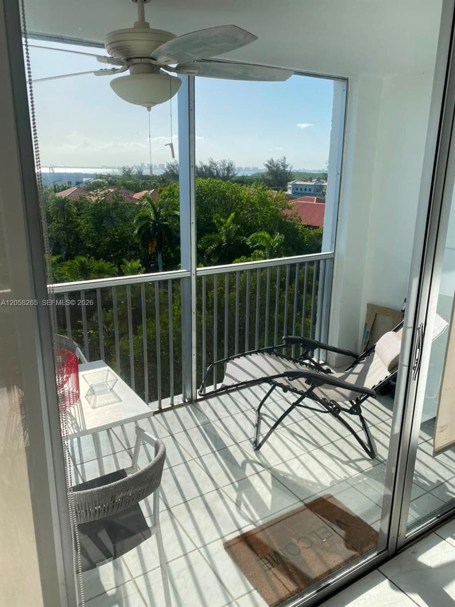 150 Ocean Lane Dr # 8B, Key Biscayne, FL 33149 photo 2