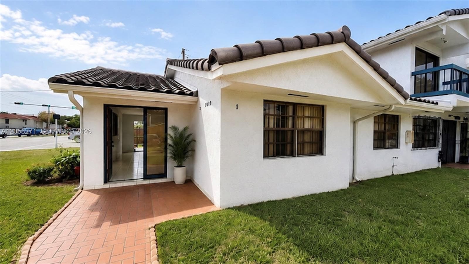 10900 NW 7th St # 101, Miami, FL 33172 photo 2