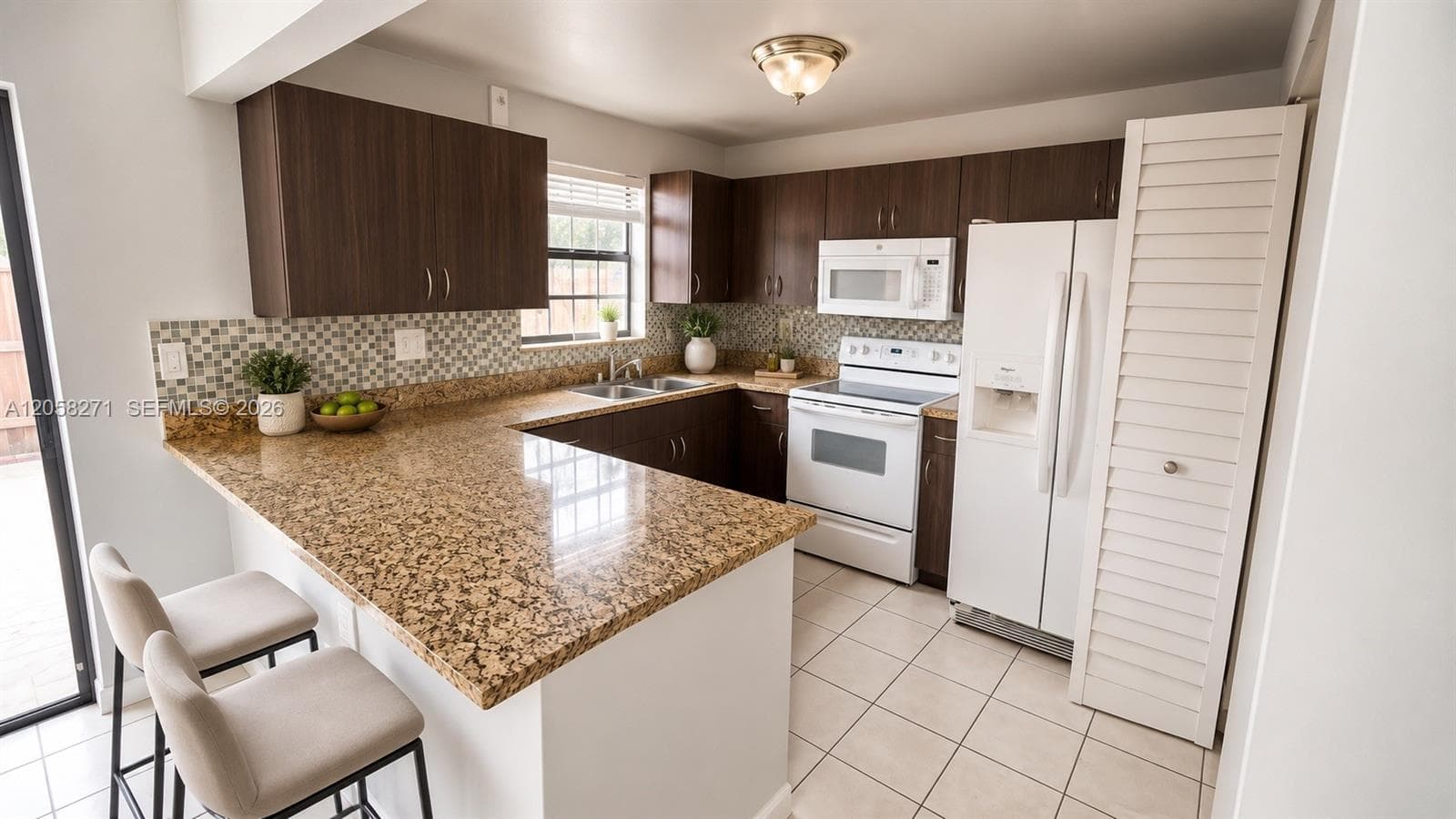 10900 NW 7th St # 101, Miami, FL 33172 photo 3