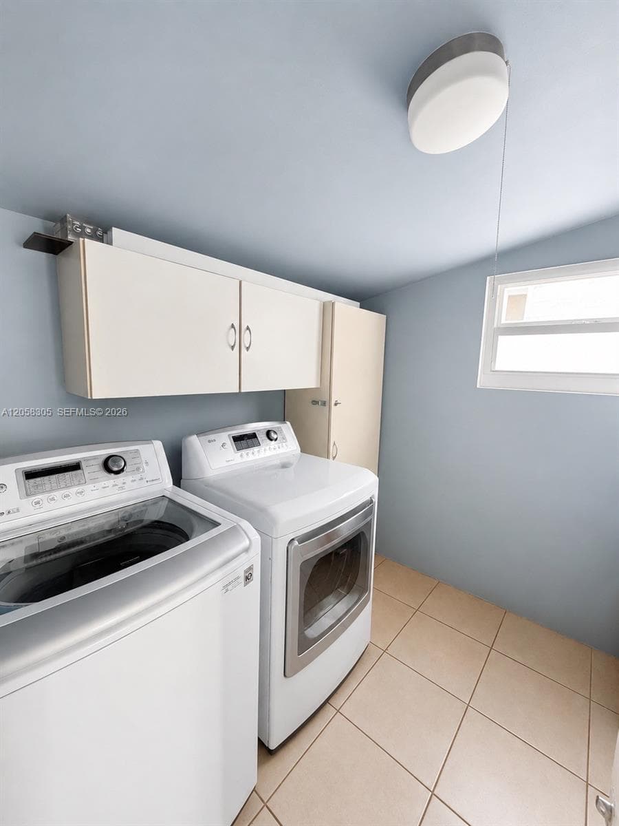 5651 NE 9th Ave, Oakland Park, FL 33334 photo 4