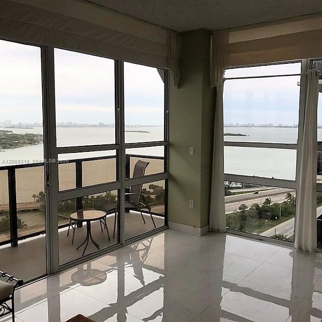 600 NE 36th St # T1, Miami, FL 33137 photo 5