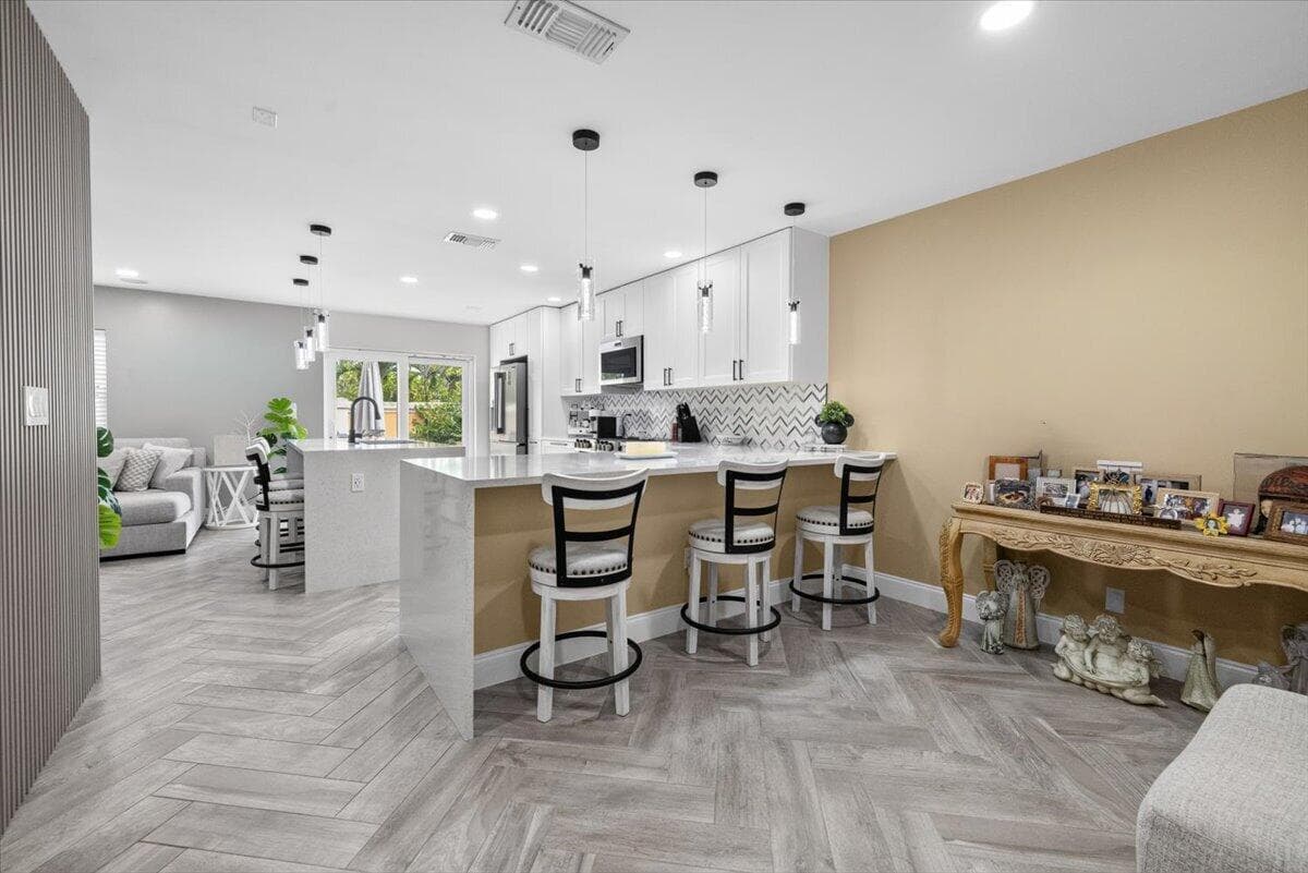 3367 COMMODORE Court, West Palm Beach, FL 33411 photo 4