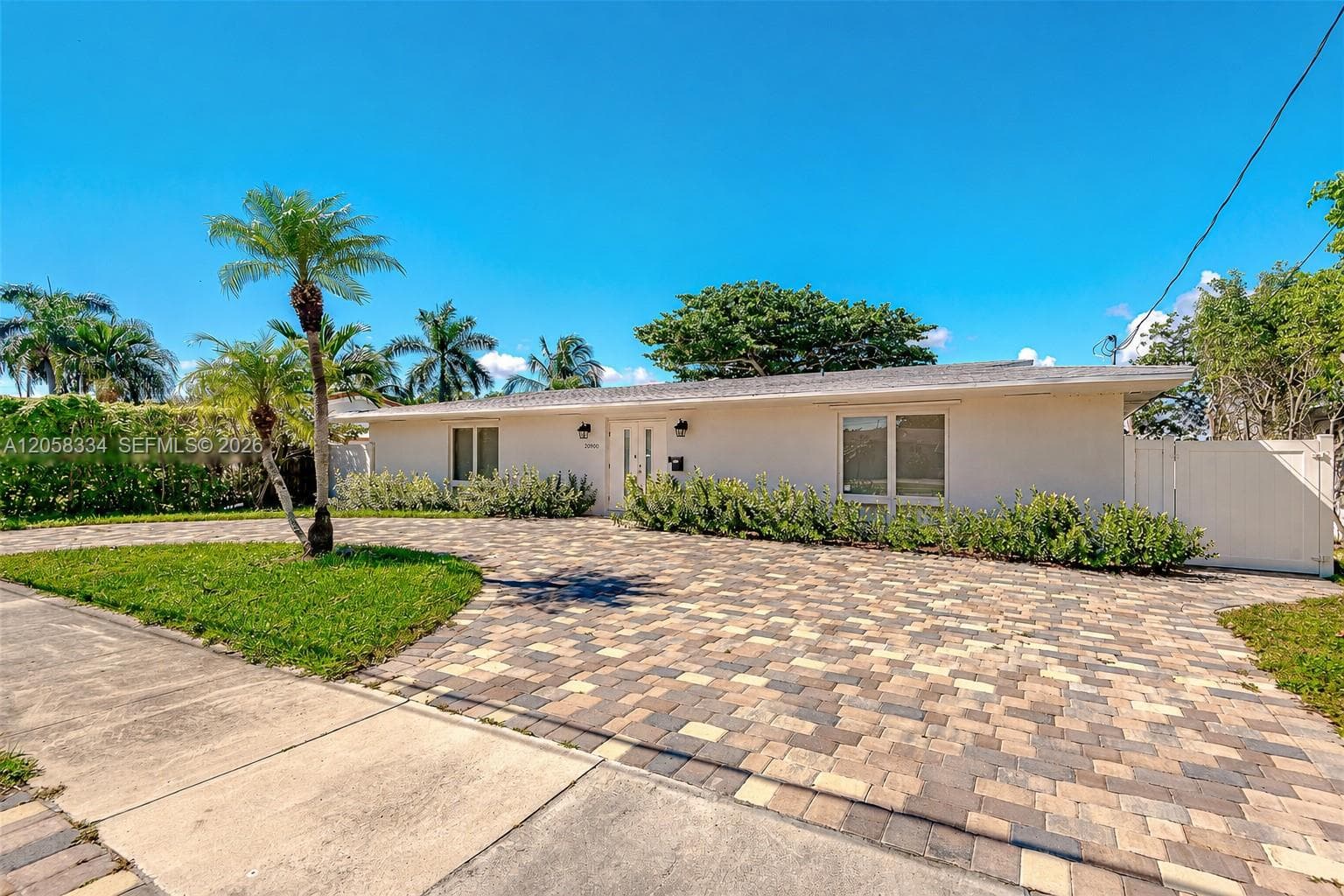 20950 NE 25th Ct, Miami, FL 33180 photo 3