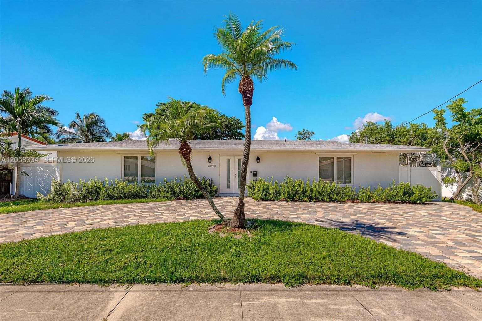 20950 NE 25th Ct, Miami, FL 33180 photo 4