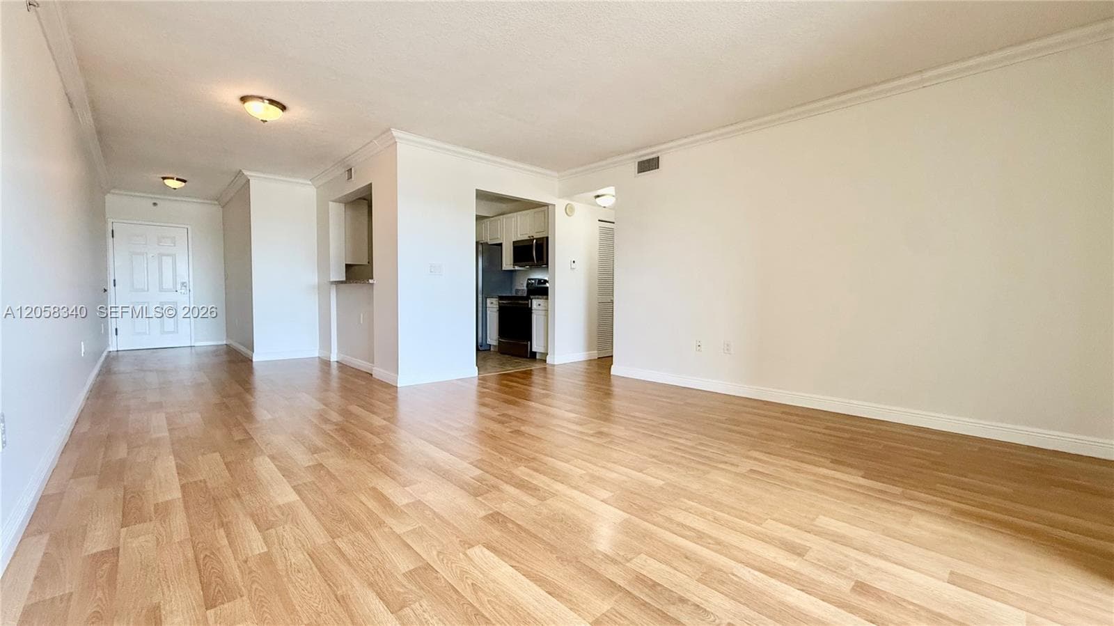 900 SW 8th St # 1501, Miami, FL 33130 photo 2
