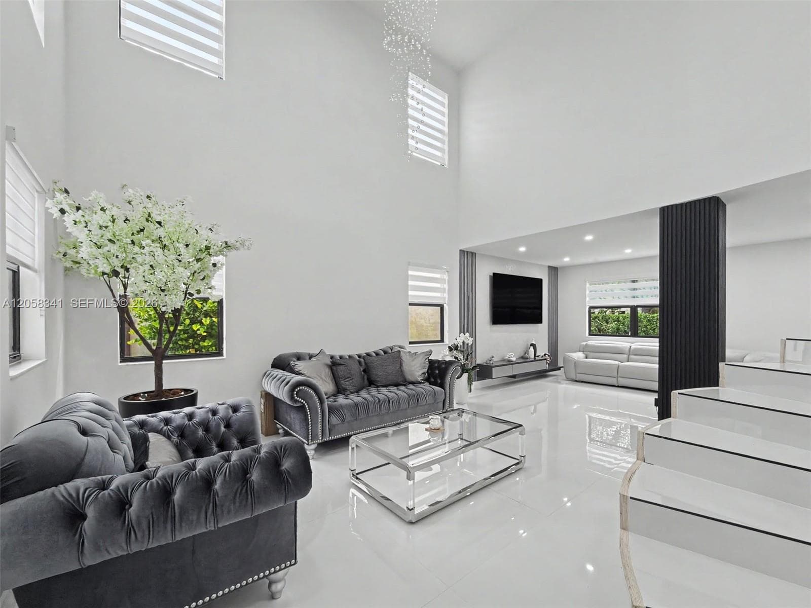 589 SE 35th Ter, Homestead, FL 33033 photo 3