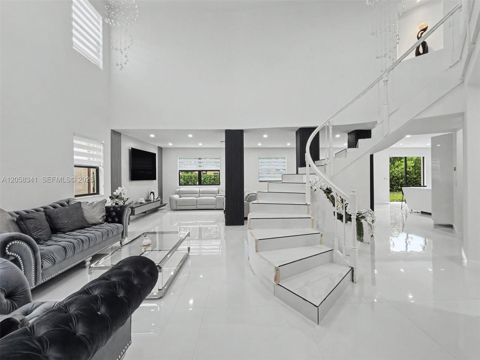 589 SE 35th Ter, Homestead, FL 33033 photo 4